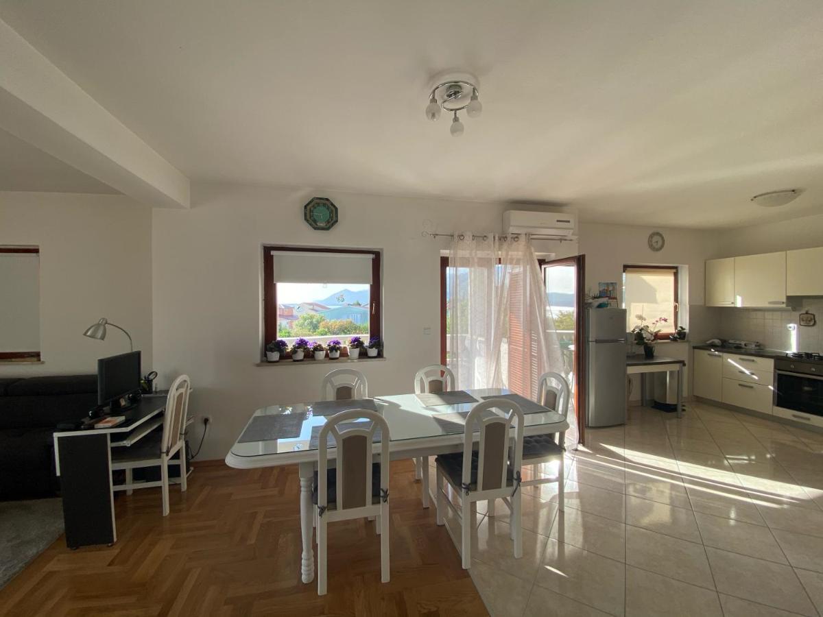 Apartments Irina Rovanjska Bagian luar foto