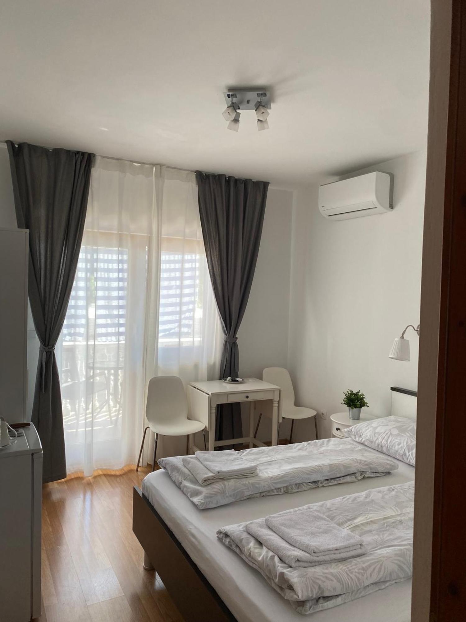 Apartments Irina Rovanjska Bagian luar foto