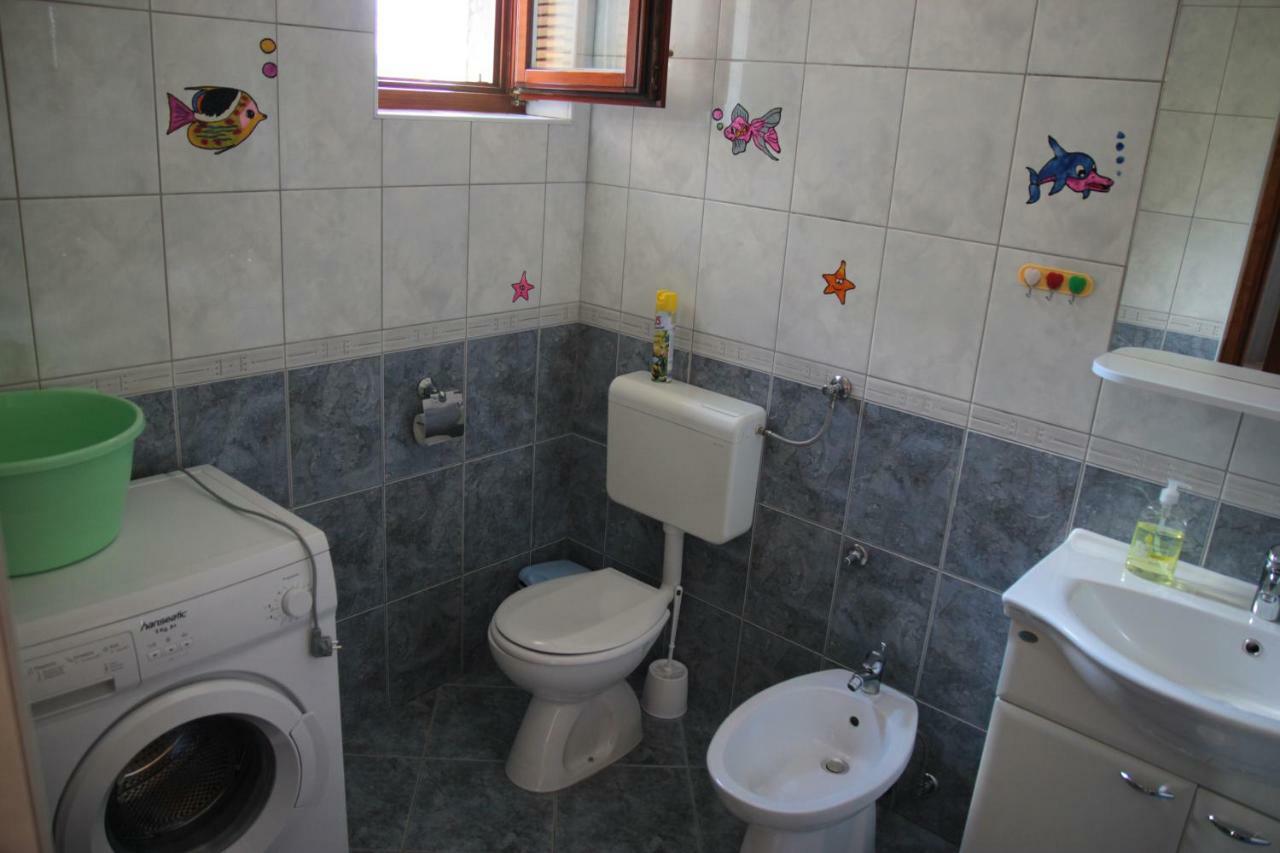 Apartments Irina Rovanjska Bagian luar foto